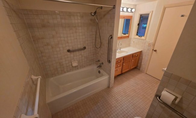 Hillsdale Bathroom Before